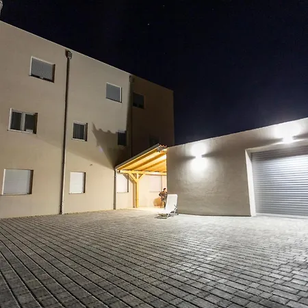 Suric Pensjonat Sukošan