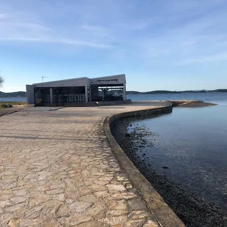 ゲストハウス Suric