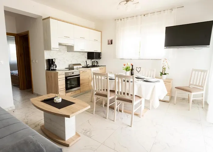 Gostinjska kuća Suric 3*