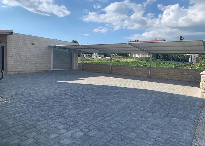 Suric Gostinjska kuća