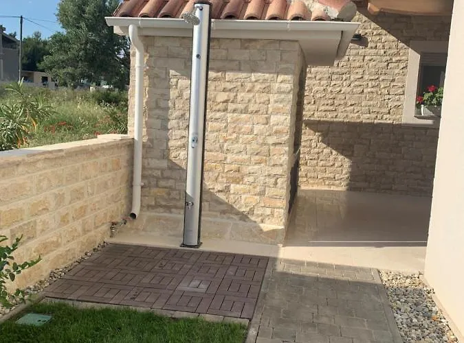 Gostinjska kuća Suric Sukosan